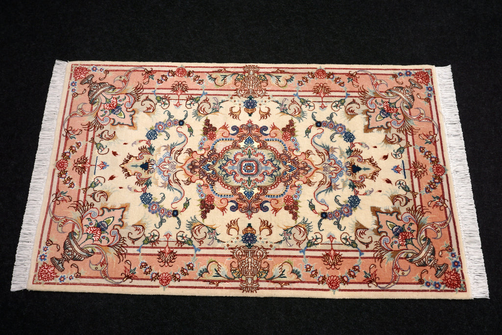 Täbriz Perserteppich - Beige mit Seide und Medaillon