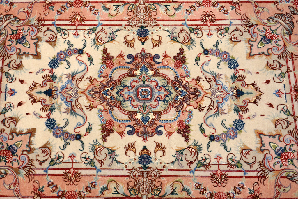 Täbriz Perserteppich - Beige mit Seide und Medaillon