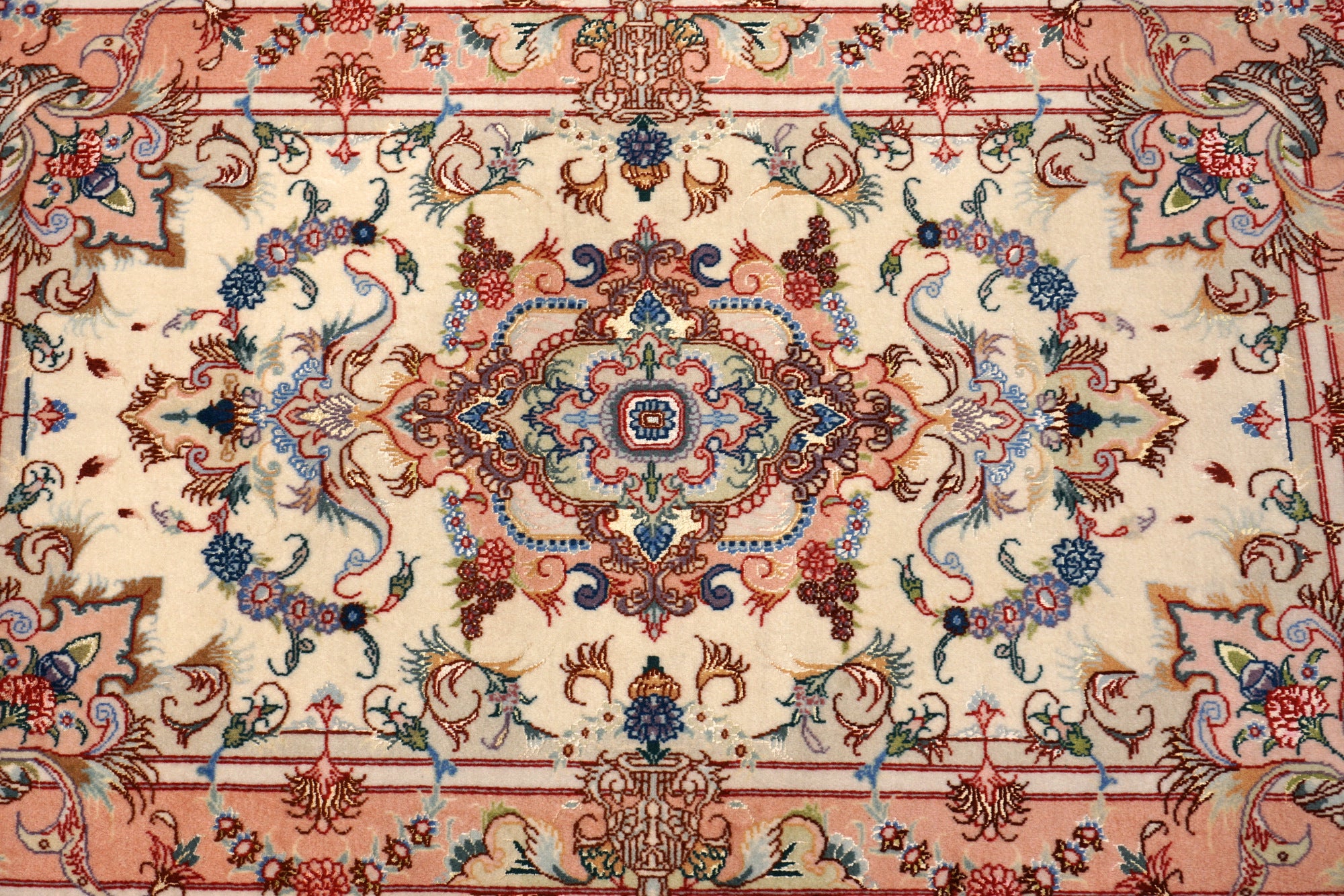 Täbriz Perserteppich - Beige mit Seide und Medaillon