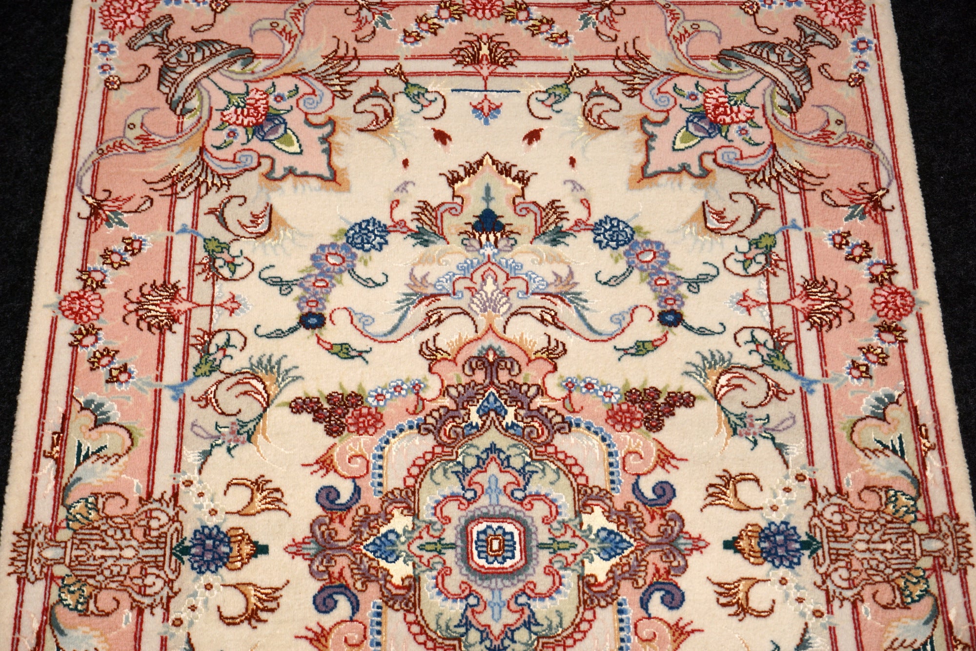 Täbriz Perserteppich - Beige mit Seide und Medaillon