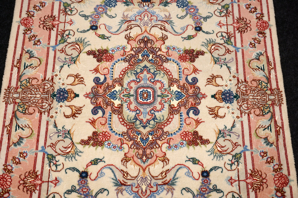 Täbriz Perserteppich - Beige mit Seide und Medaillon
