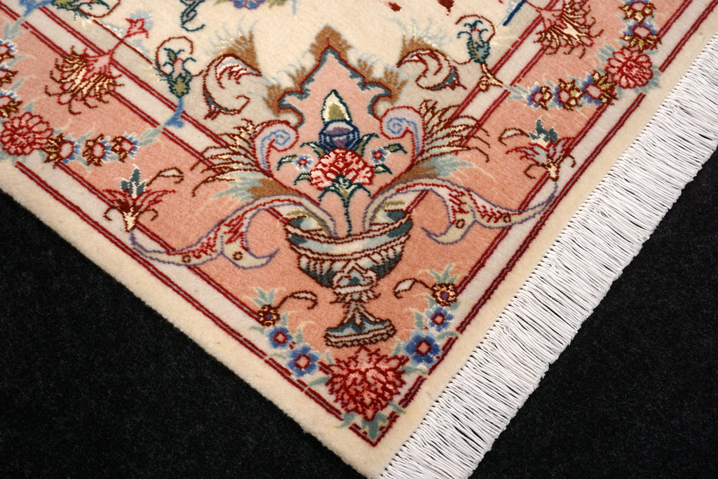 Täbriz Perserteppich - Beige mit Seide und Medaillon