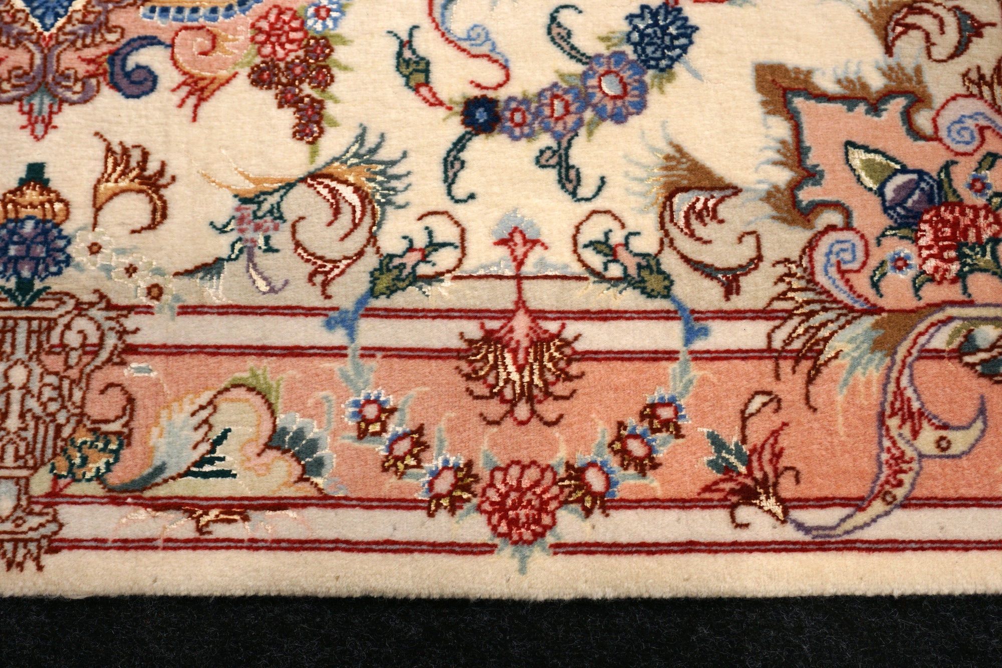 Täbriz Perserteppich - Beige mit Seide und Medaillon