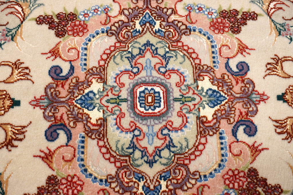 Täbriz Perserteppich - Beige mit Seide und Medaillon