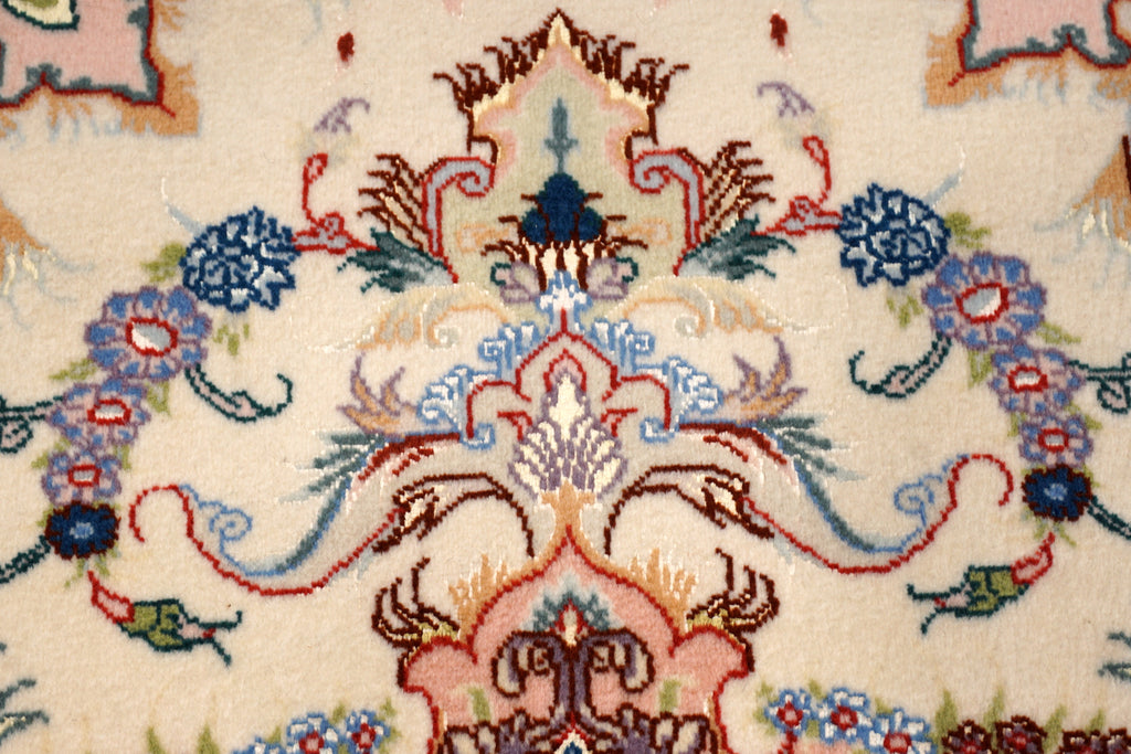 Täbriz Perserteppich - Beige mit Seide und Medaillon
