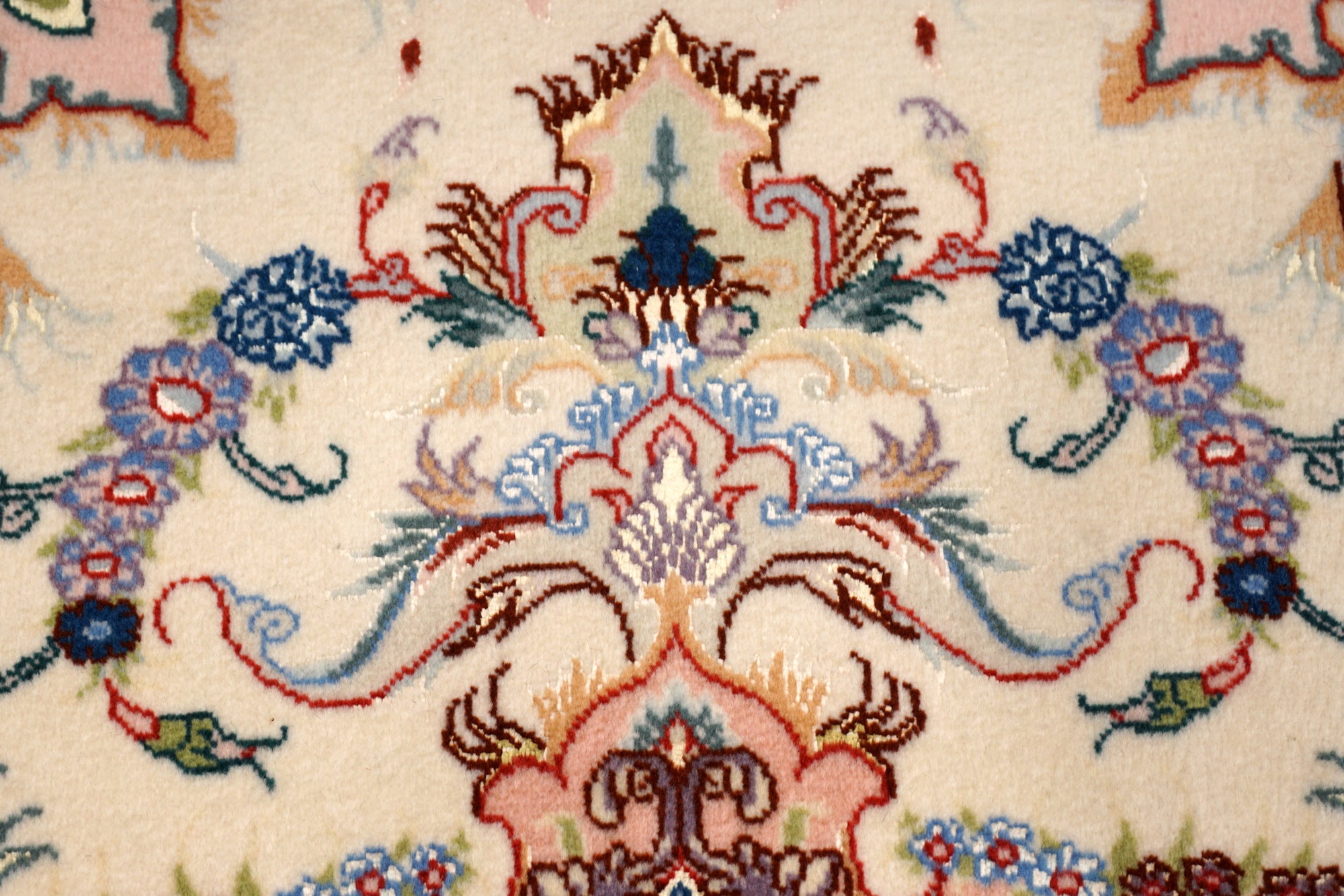 Täbriz Perserteppich - Beige mit Seide und Medaillon