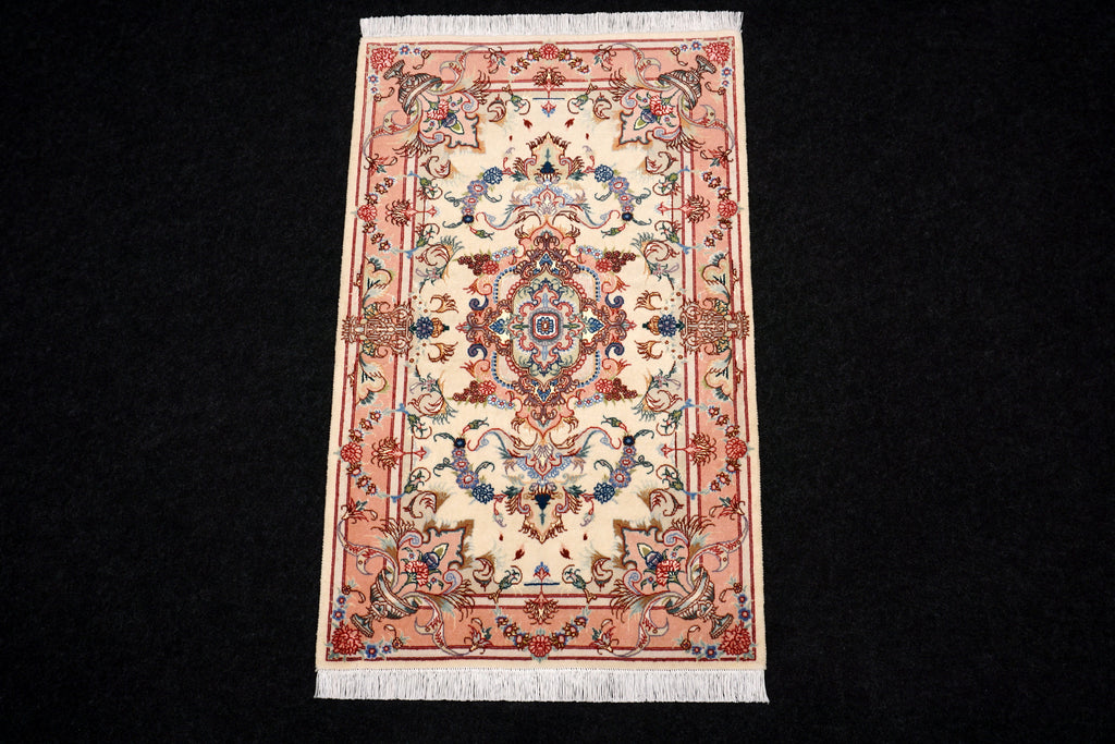 Täbriz Perserteppich - Beige mit Seide und Medaillon