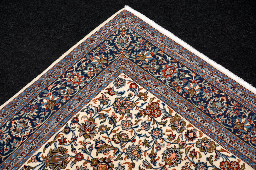 Keschan Perserteppich - florales Muster in Creme und Blau