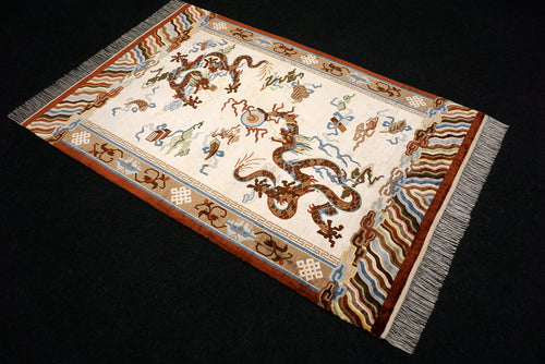 China Drachen Motiv Seidenteppich 184 x 124 cm Orient Teppich