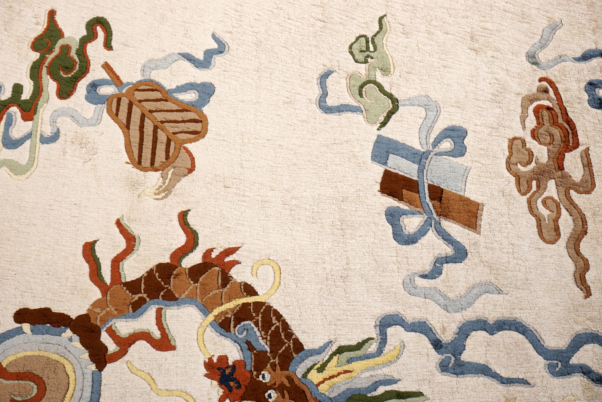 China Drachen Motiv Seidenteppich 184 x 124 cm Orient Teppich
