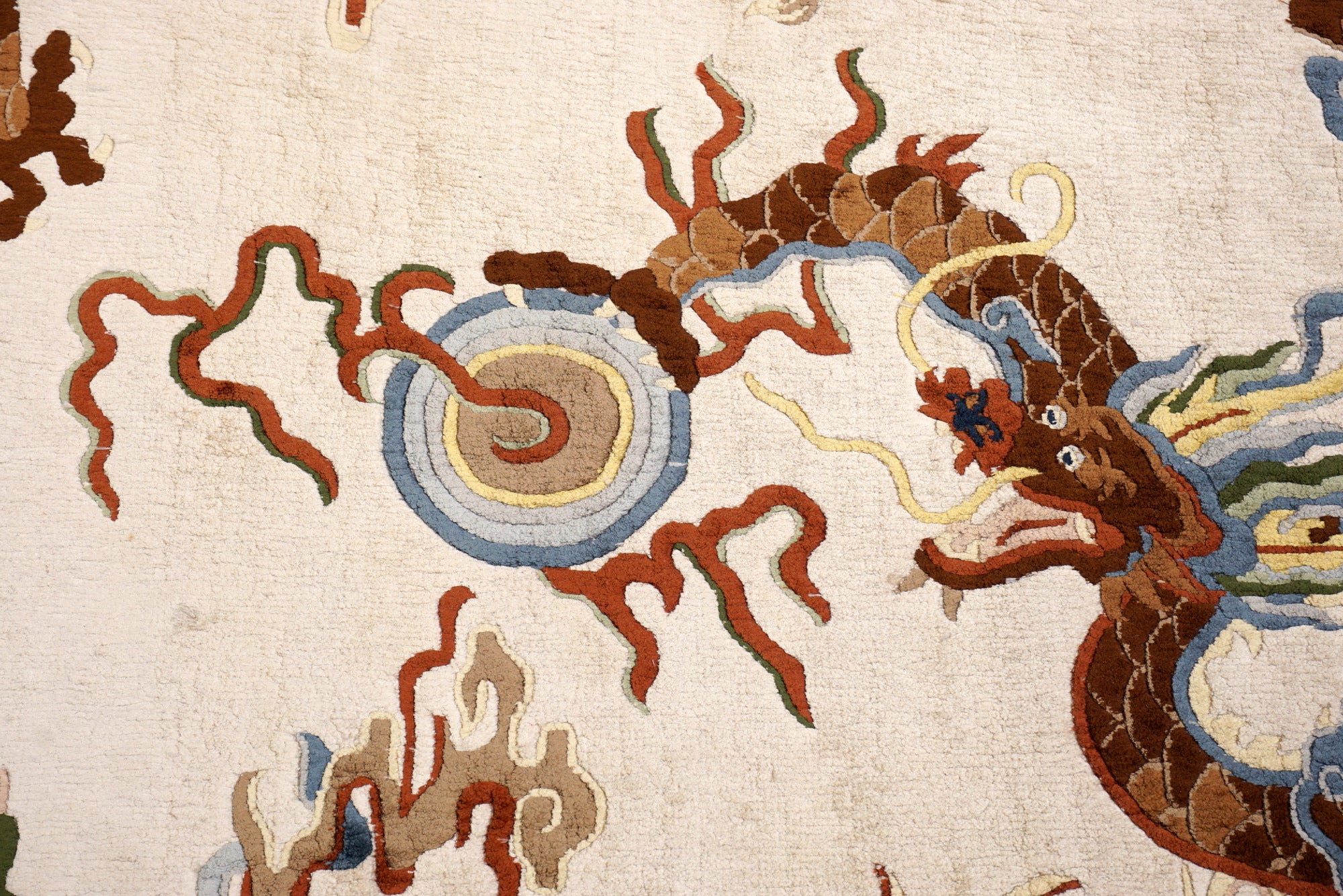 China Drachen Motiv Seidenteppich 184 x 124 cm Orient Teppich