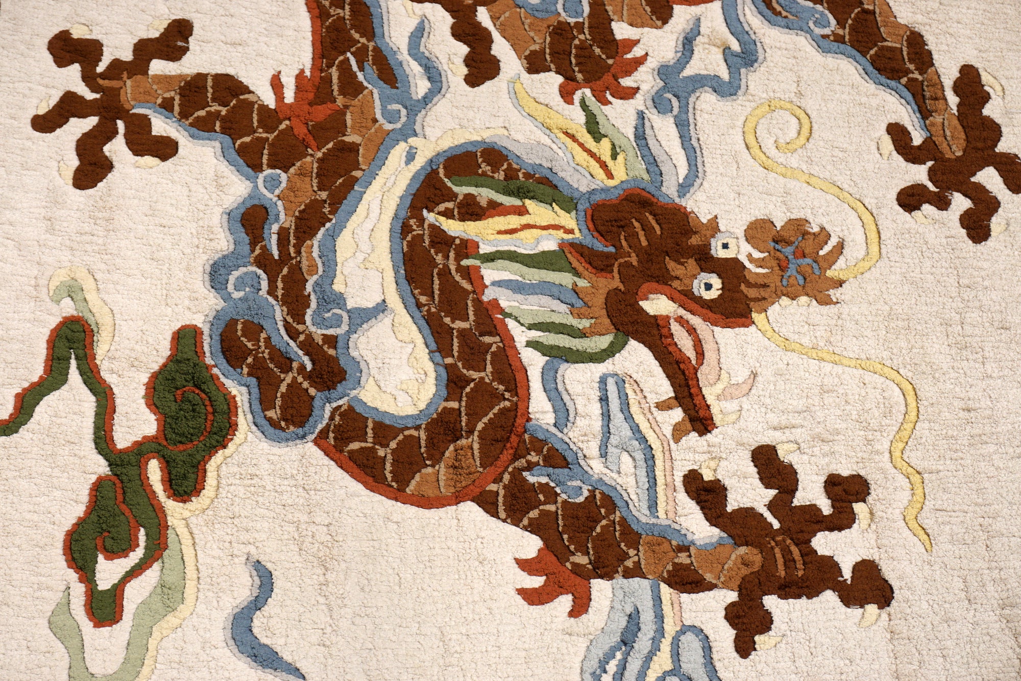 China Drachen Motiv Seidenteppich 184 x 124 cm Orient Teppich