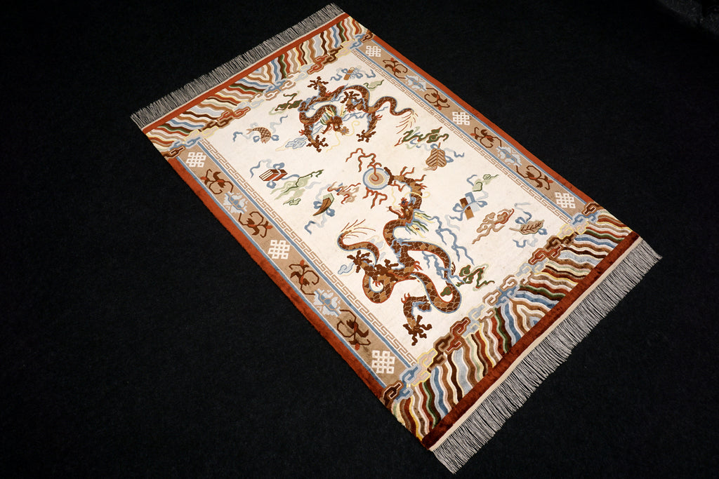 China Drachen Motiv Seidenteppich 184 x 124 cm Orient Teppich
