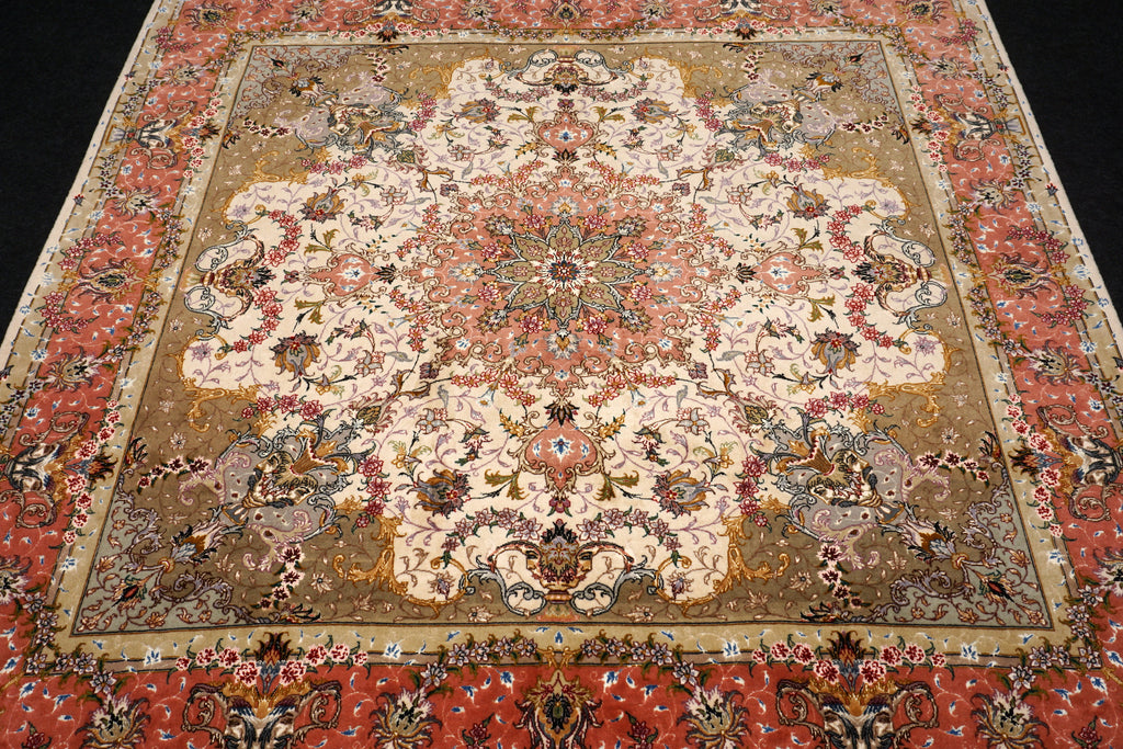 Täbriz Seidenteppich Quadratisch in Rosé und Beige