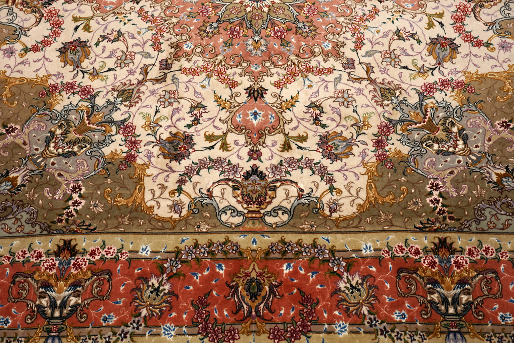 Täbriz Seidenteppich Quadratisch in Rosé und Beige