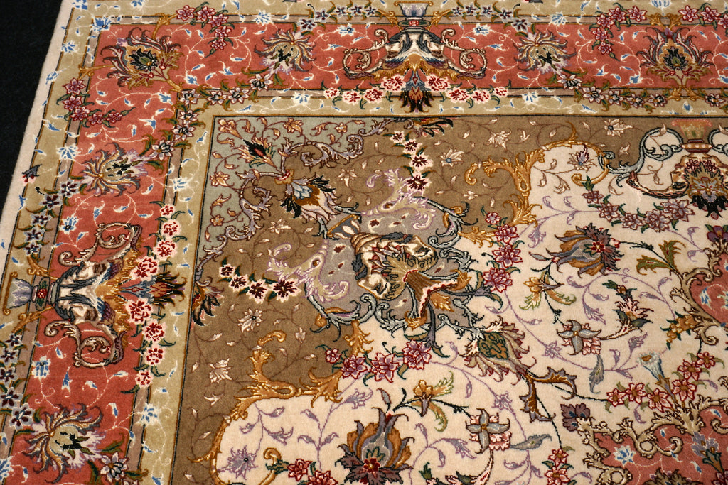Täbriz Seidenteppich Quadratisch in Rosé und Beige