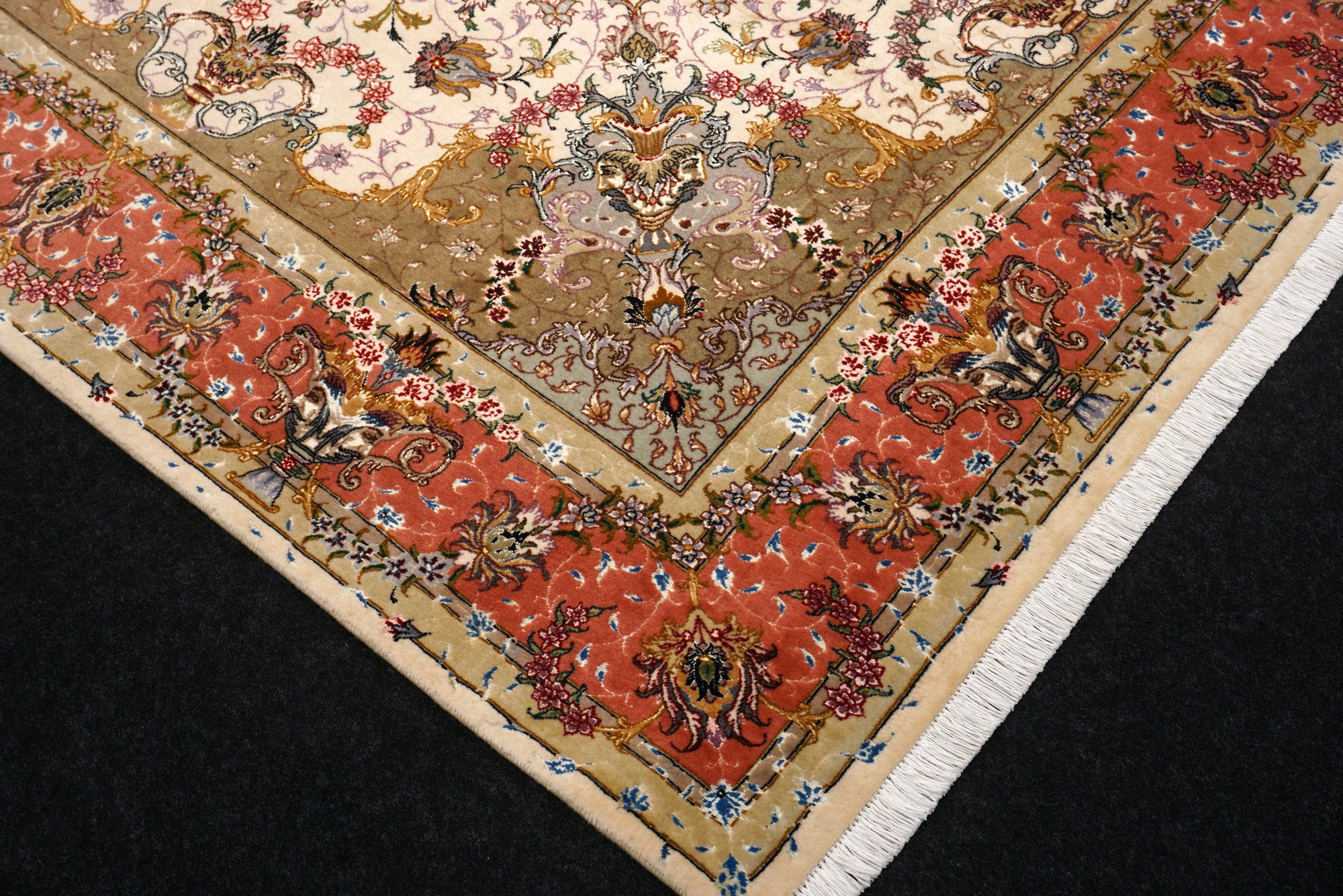 Täbriz Seidenteppich Quadratisch in Rosé und Beige