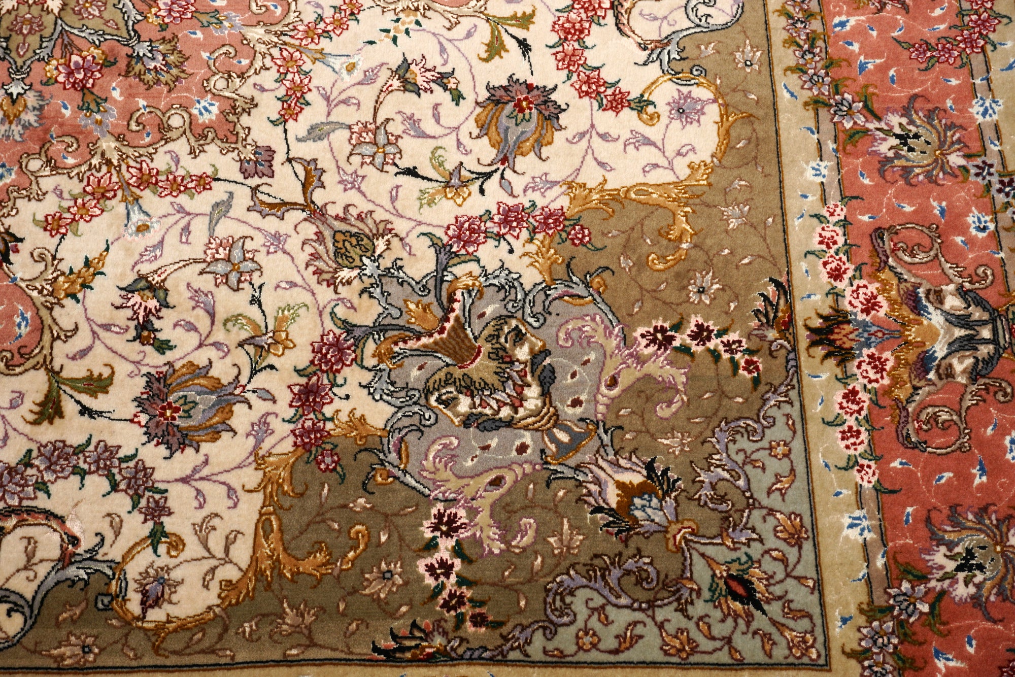 Täbriz Seidenteppich Quadratisch in Rosé und Beige