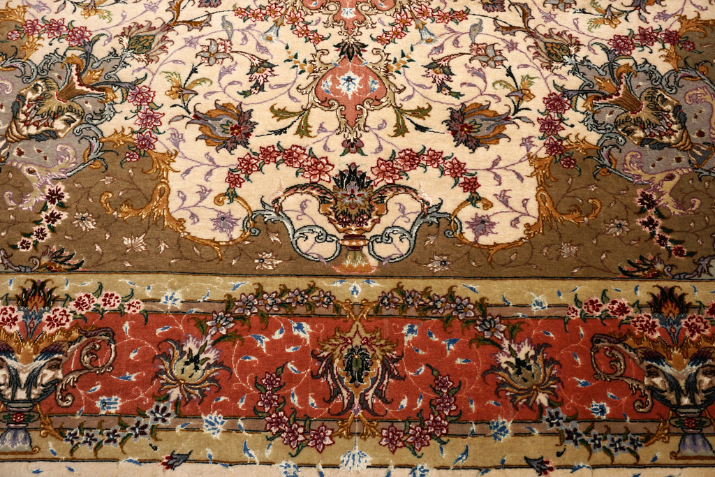 Täbriz Seidenteppich Quadratisch in Rosé und Beige