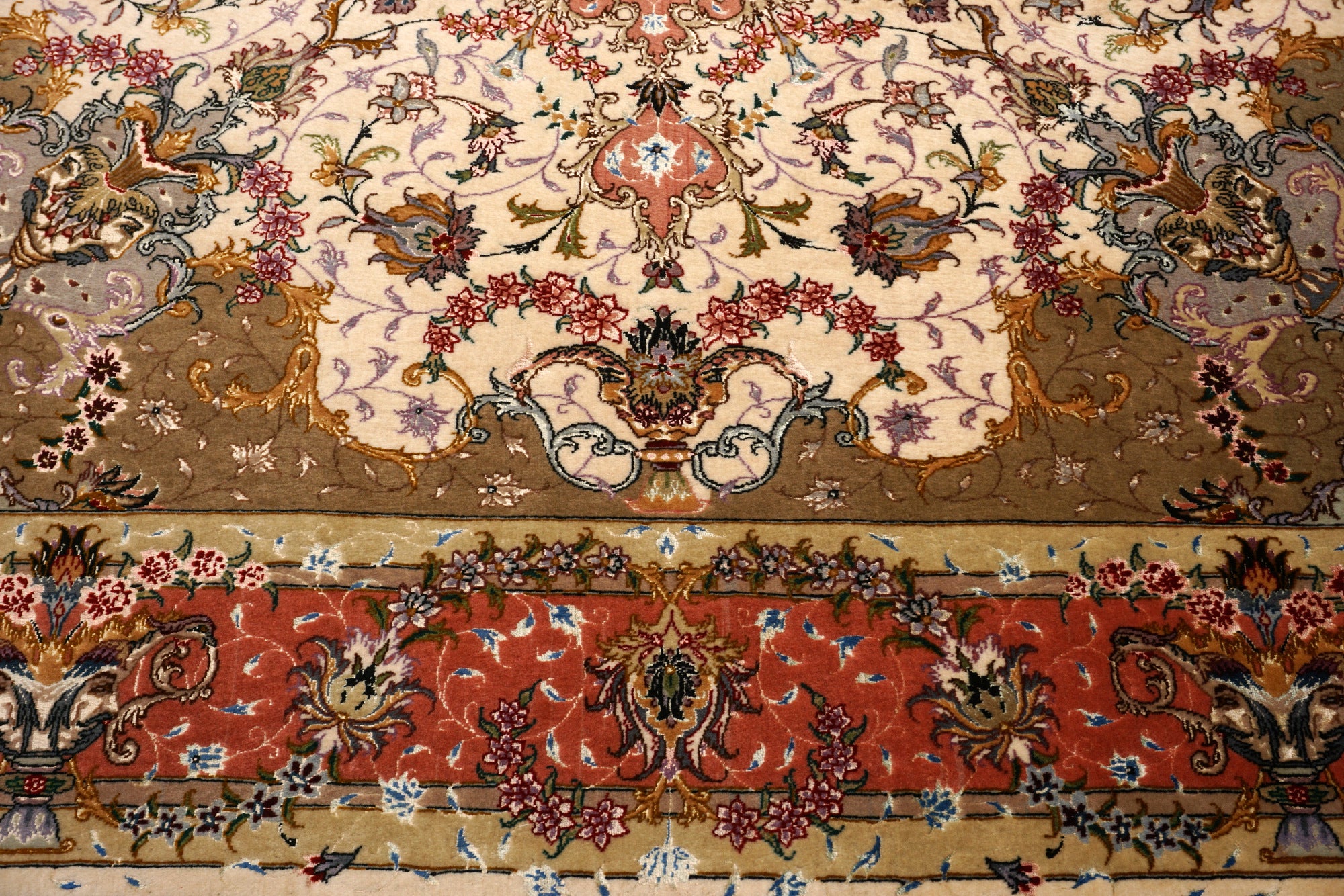 Täbriz Seidenteppich Quadratisch in Rosé und Beige
