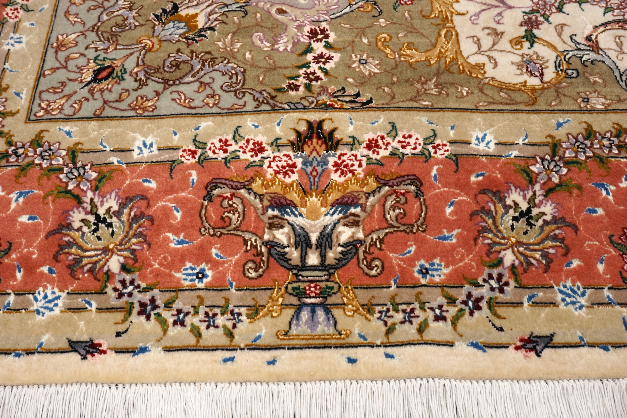Täbriz Seidenteppich Quadratisch in Rosé und Beige