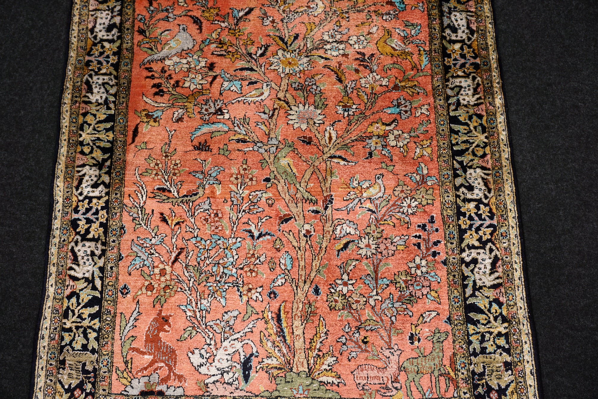 Ghom Seidenteppich - Lebensbaum mit Tiermotiven