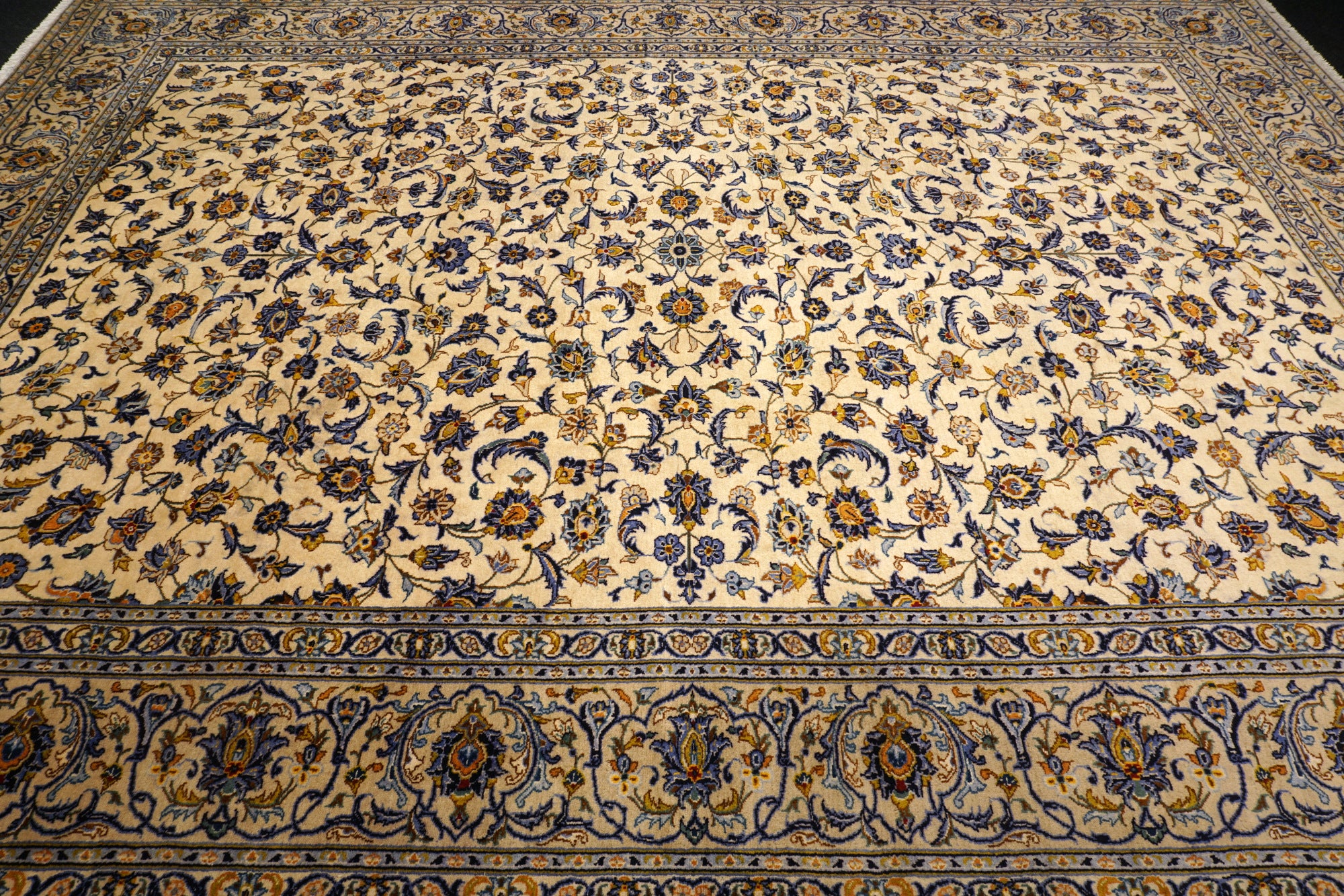 Keschan Perserteppich in Beige, Gold und Blau