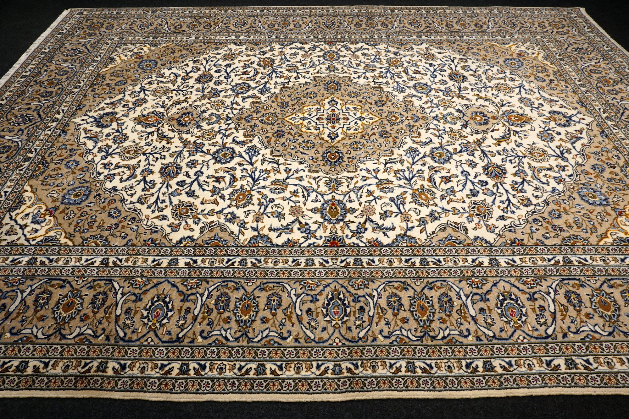 Keschan Teppich 401 x 297 cm Beige Sandfarbe