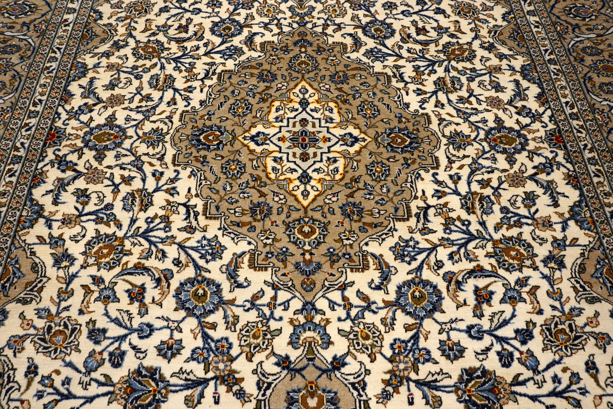 Keschan Teppich 401 x 297 cm Beige Sandfarbe
