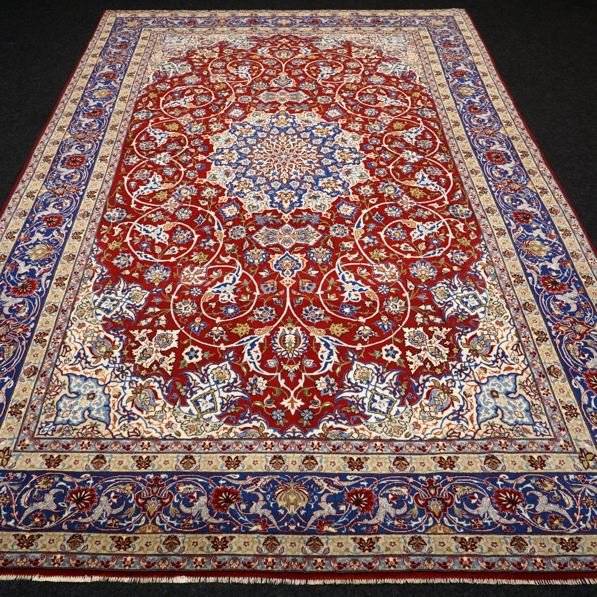 Isfahan Teppich 312 x 212 cm Rot Handgeknüpft