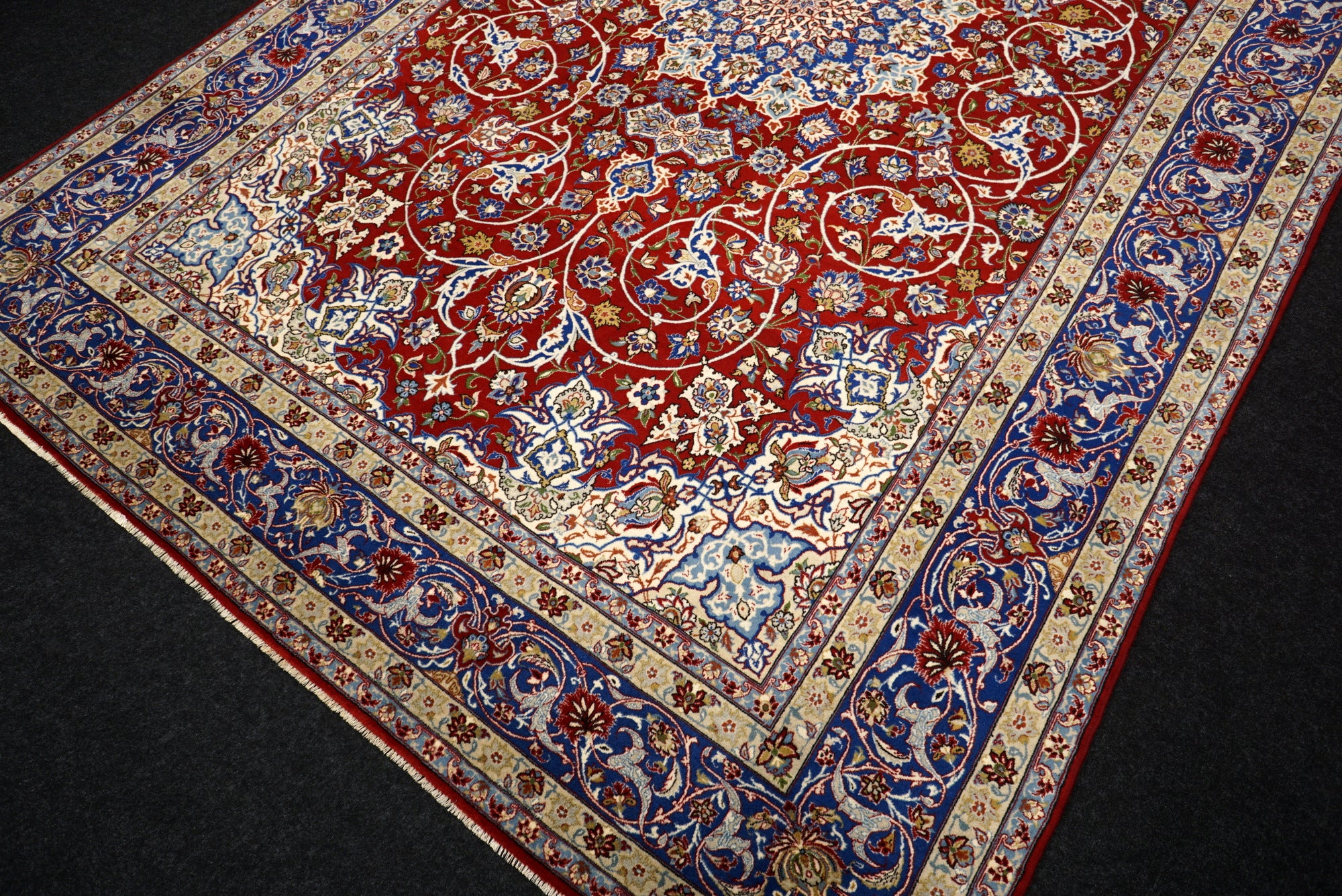 Isfahan Teppich 312 x 212 cm Rot Handgeknüpft