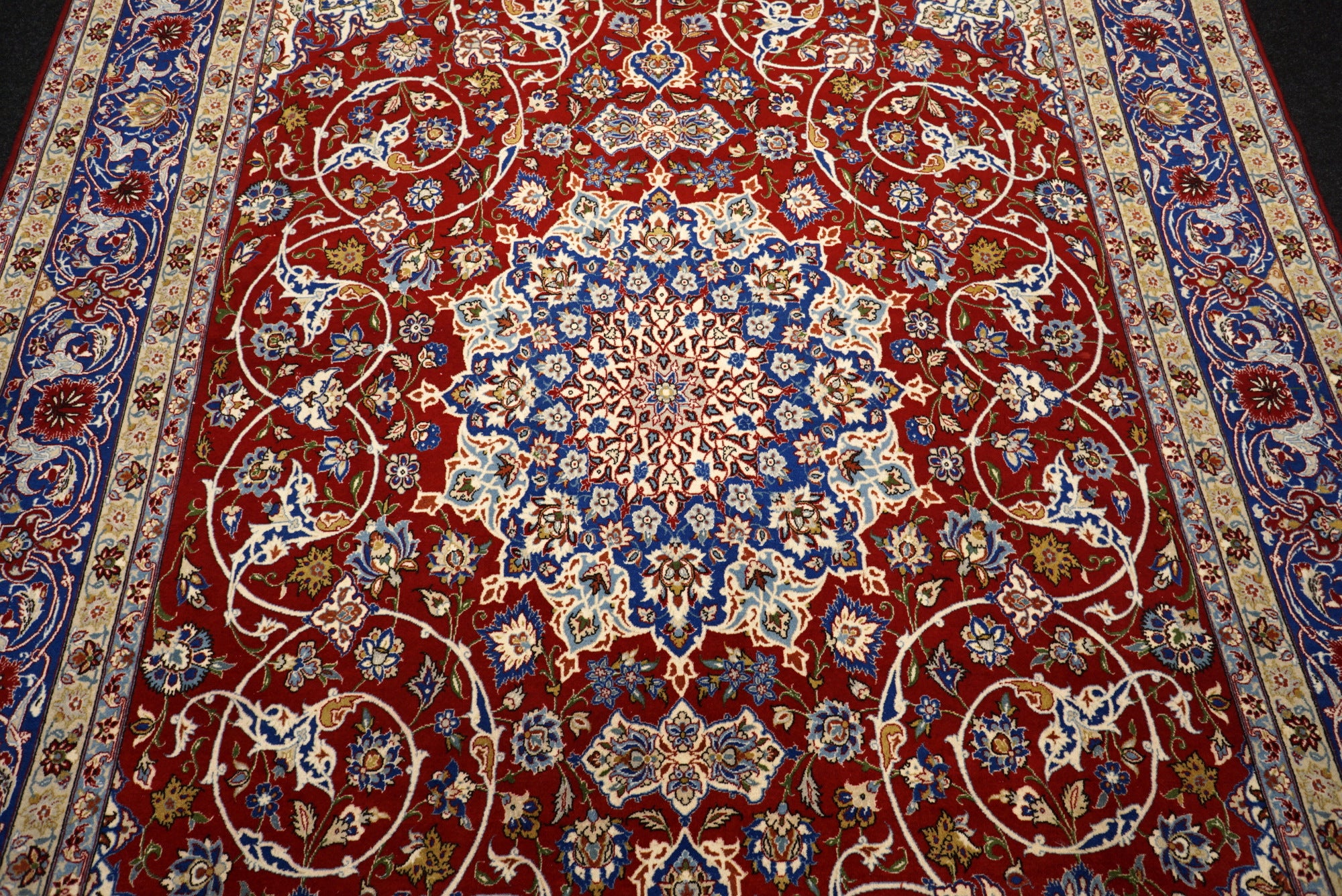 Isfahan Teppich 312 x 212 cm Rot Handgeknüpft