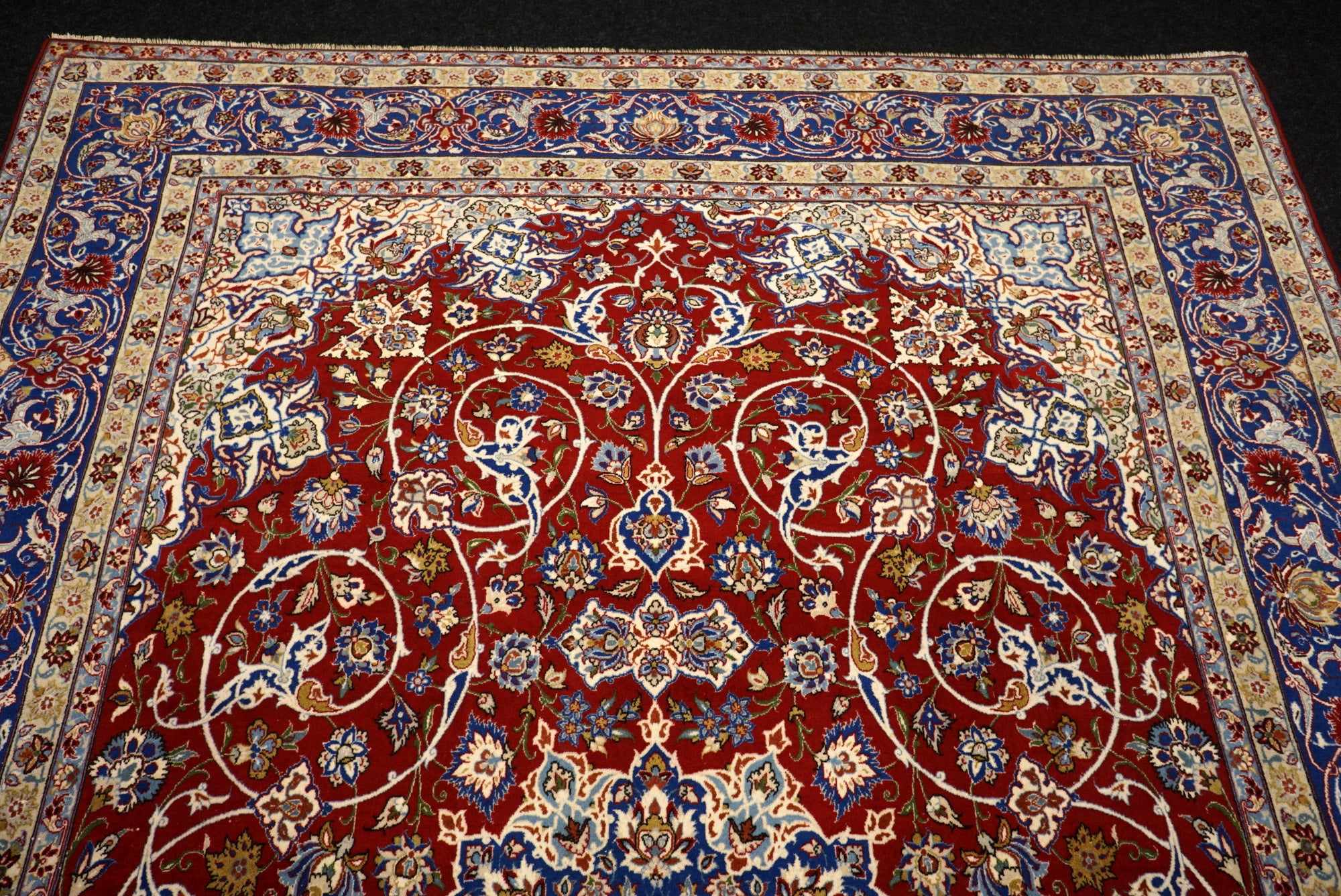 Isfahan Teppich 312 x 212 cm Rot Handgeknüpft