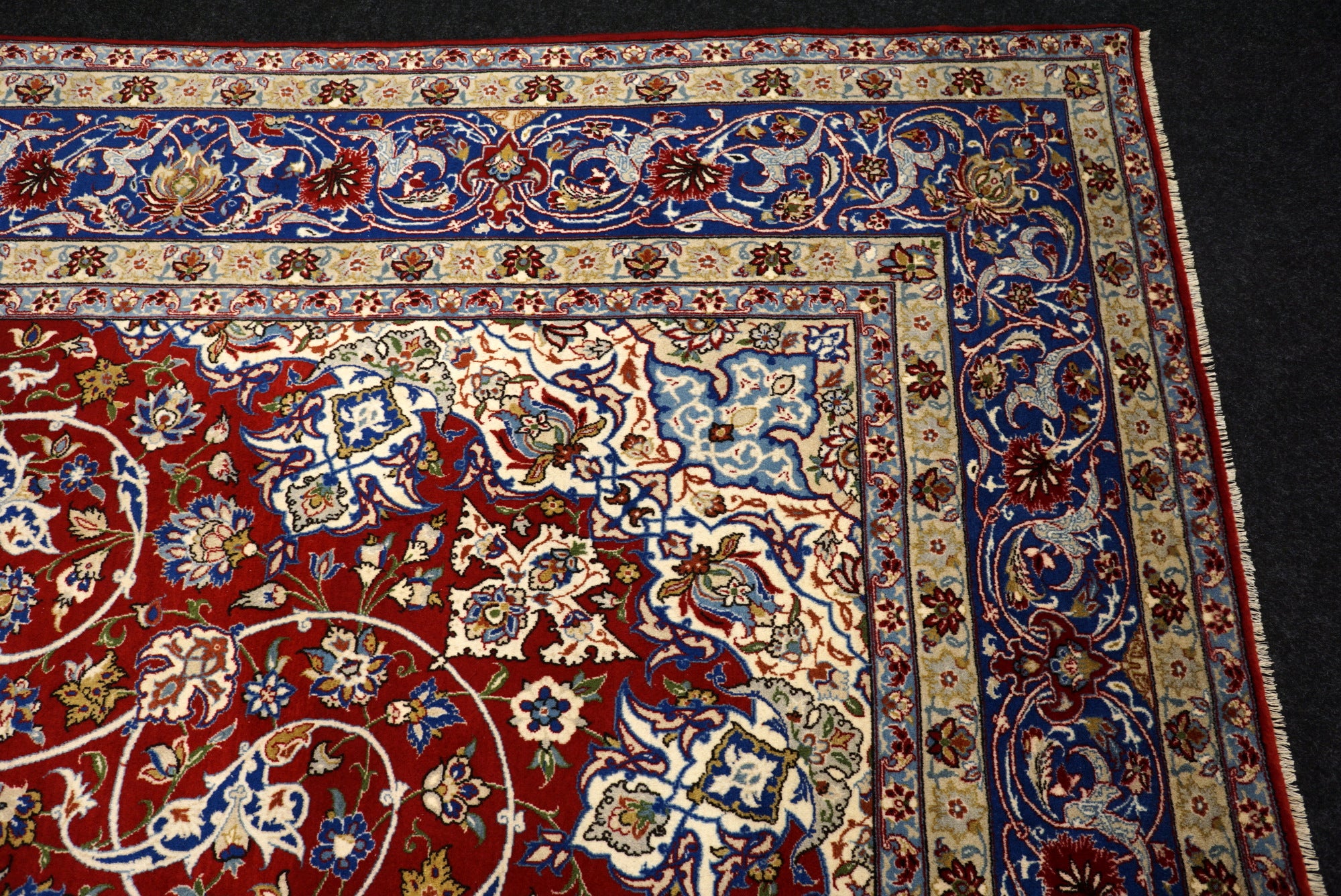 Isfahan Teppich 312 x 212 cm Rot Handgeknüpft