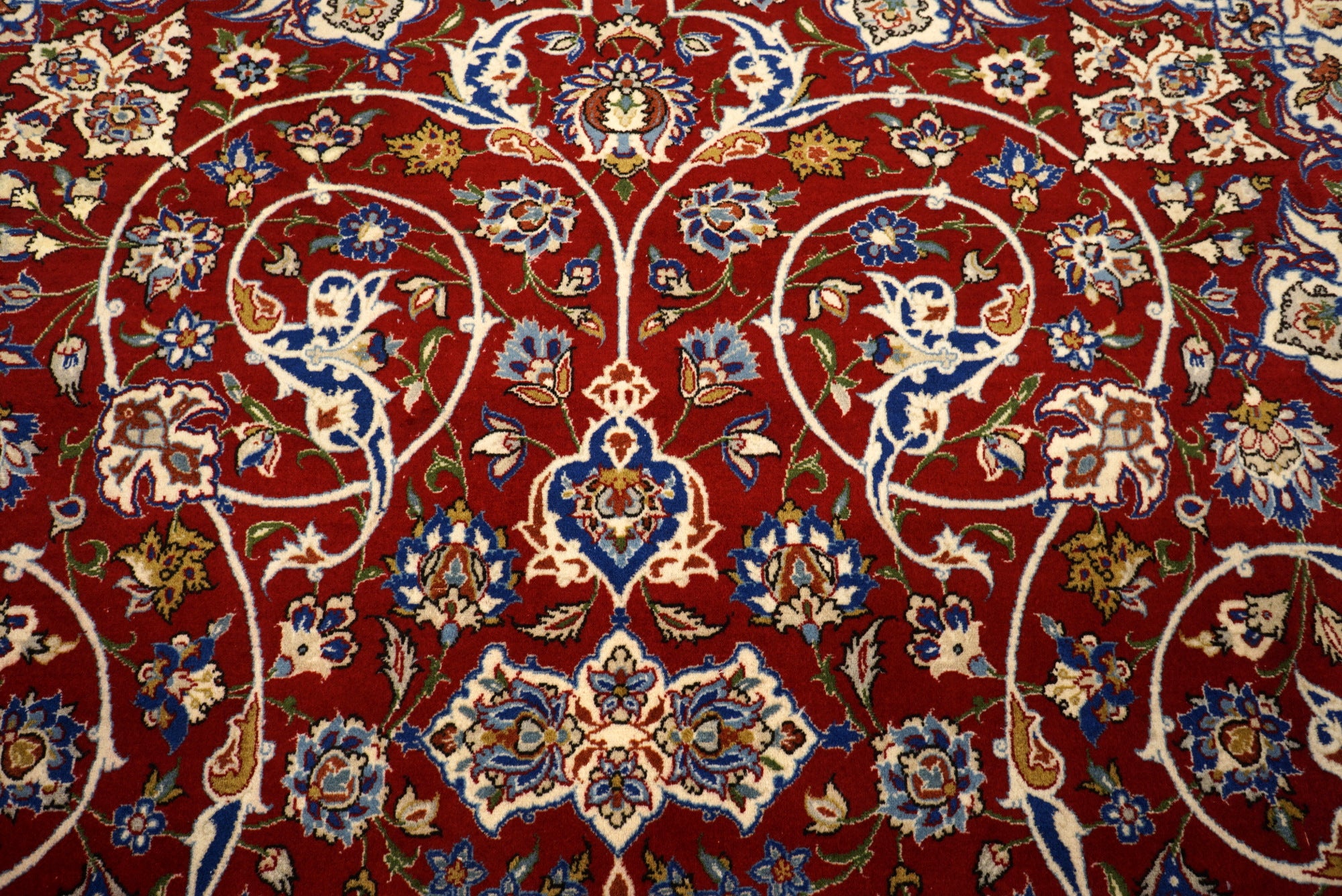 Isfahan Teppich 312 x 212 cm Rot Handgeknüpft