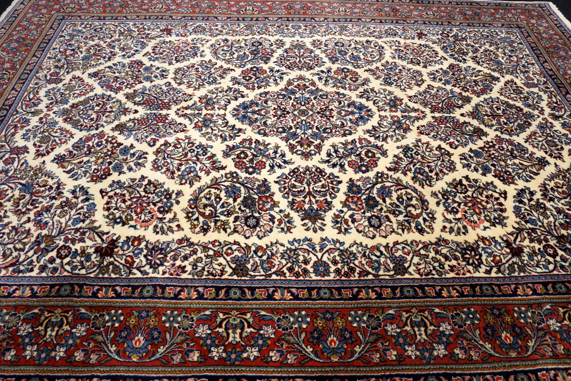 Sarough 345 x 240 cm Beige Perserteppich