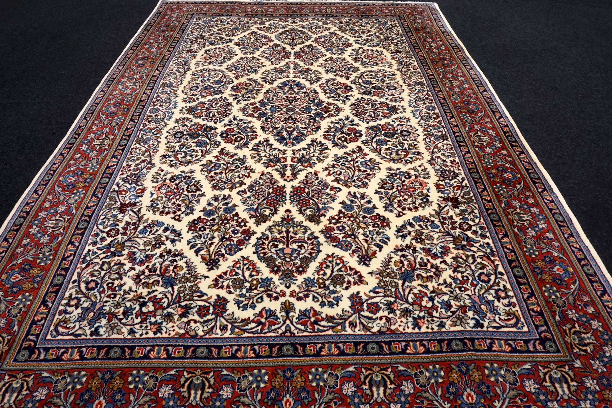 Sarough 345 x 240 cm Beige Perserteppich