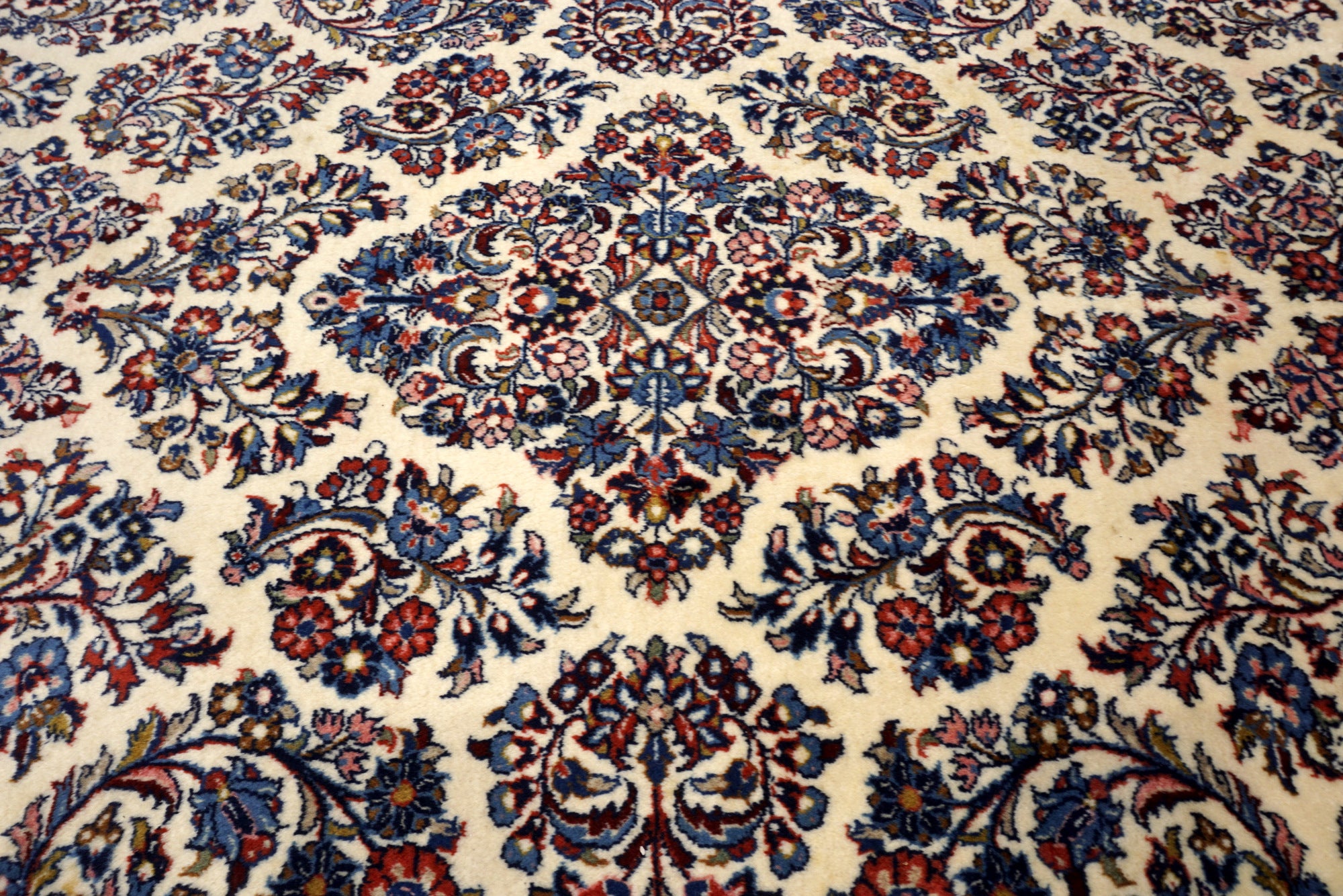 Sarough 345 x 240 cm Beige Perserteppich