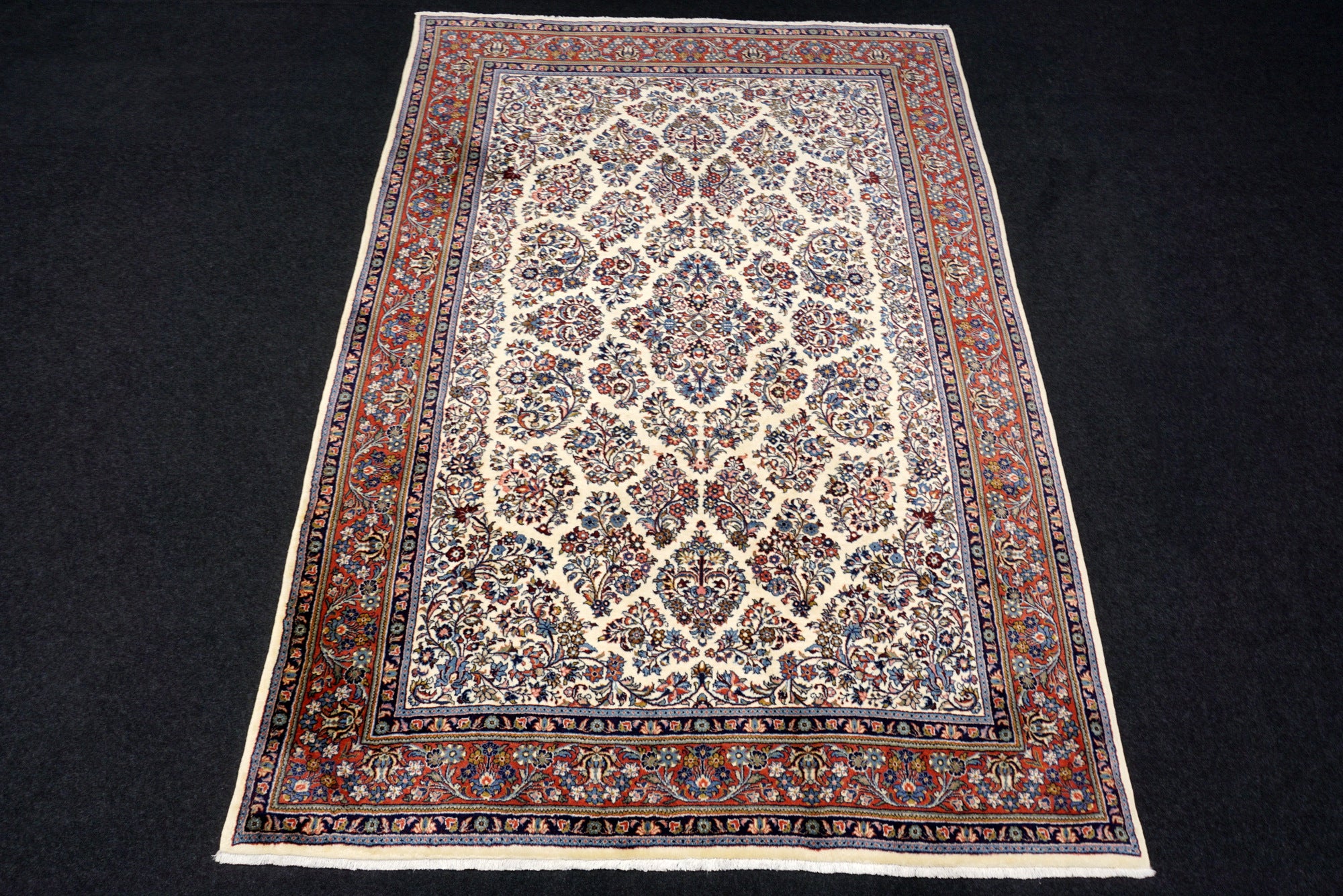 Sarough 345 x 240 cm Beige Perserteppich
