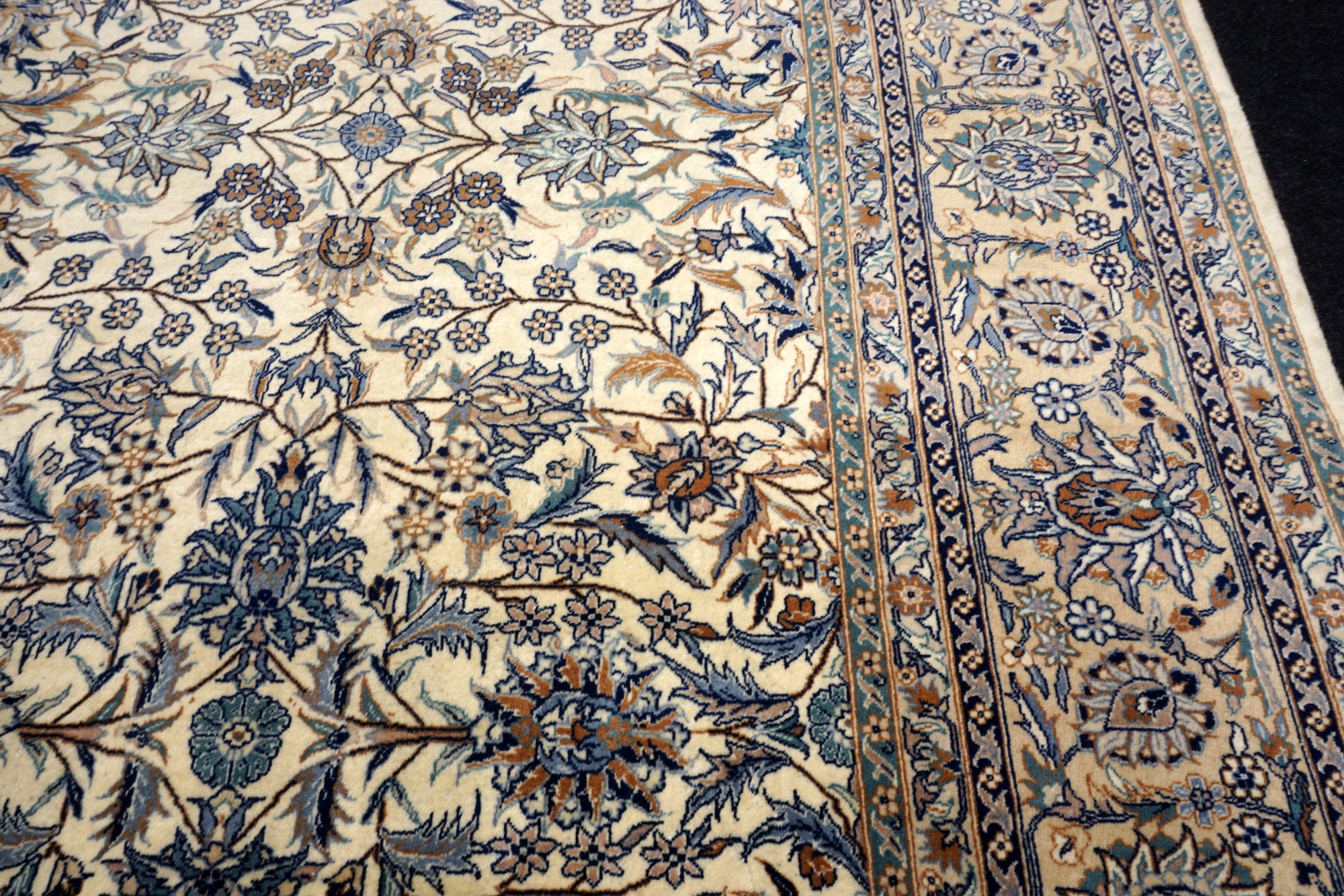 China Teppich 330 x 252 cm Täbriz Muster Beige Floral