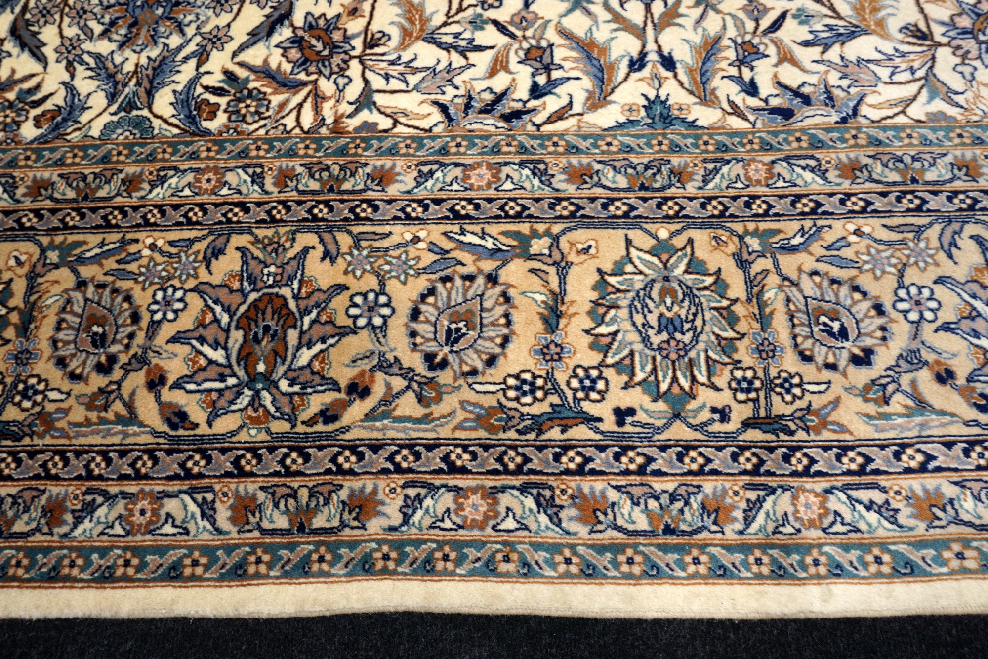 China Teppich 330 x 252 cm Täbriz Muster Beige Floral